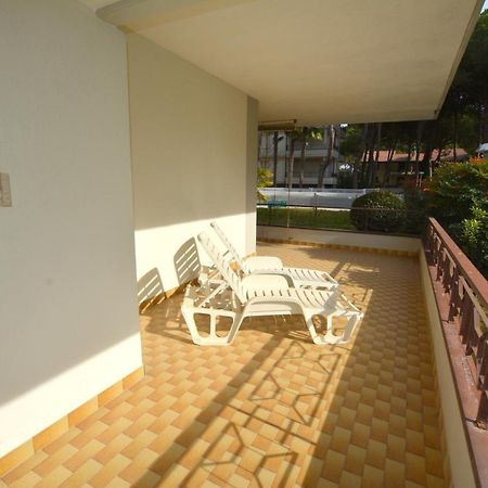Lignano With Pool Apartamento Lignano Sabbiadoro Exterior foto