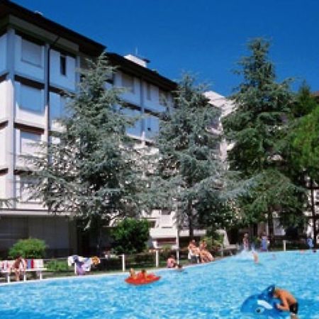 Lignano With Pool Apartamento Lignano Sabbiadoro Exterior foto