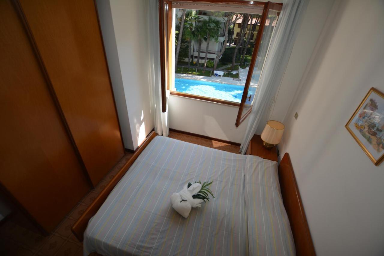 Lignano With Pool Apartamento Lignano Sabbiadoro Exterior foto