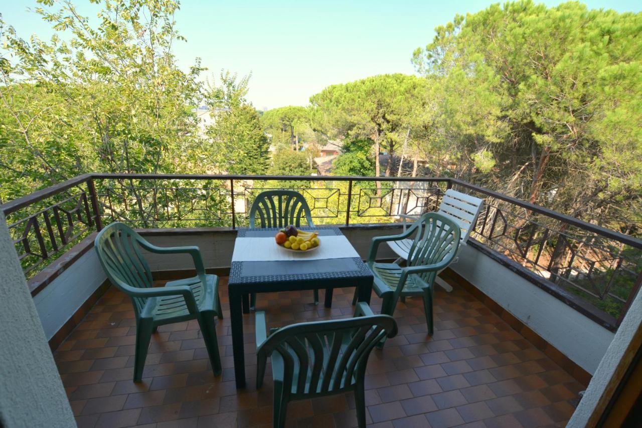 Lignano With Pool Apartamento Lignano Sabbiadoro Exterior foto