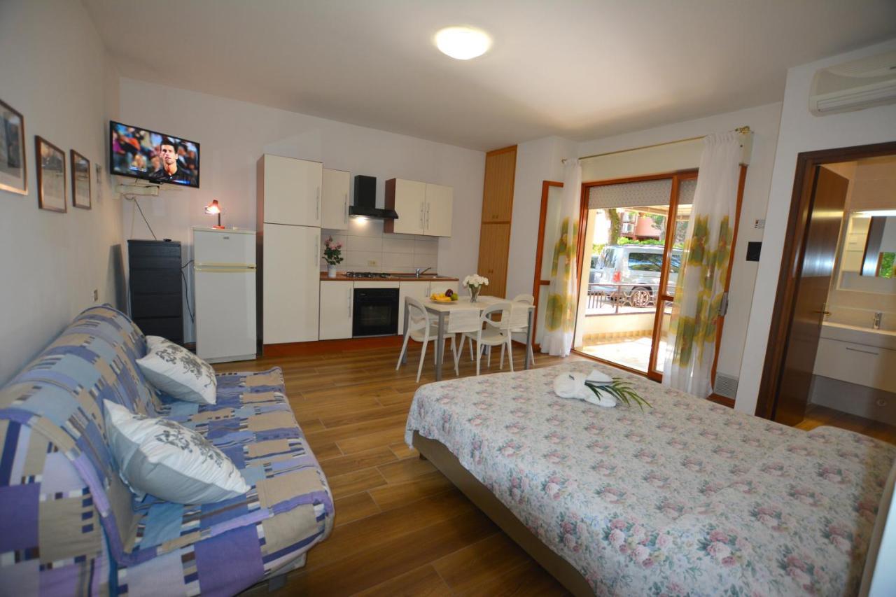 Lignano With Pool Apartamento Lignano Sabbiadoro Exterior foto