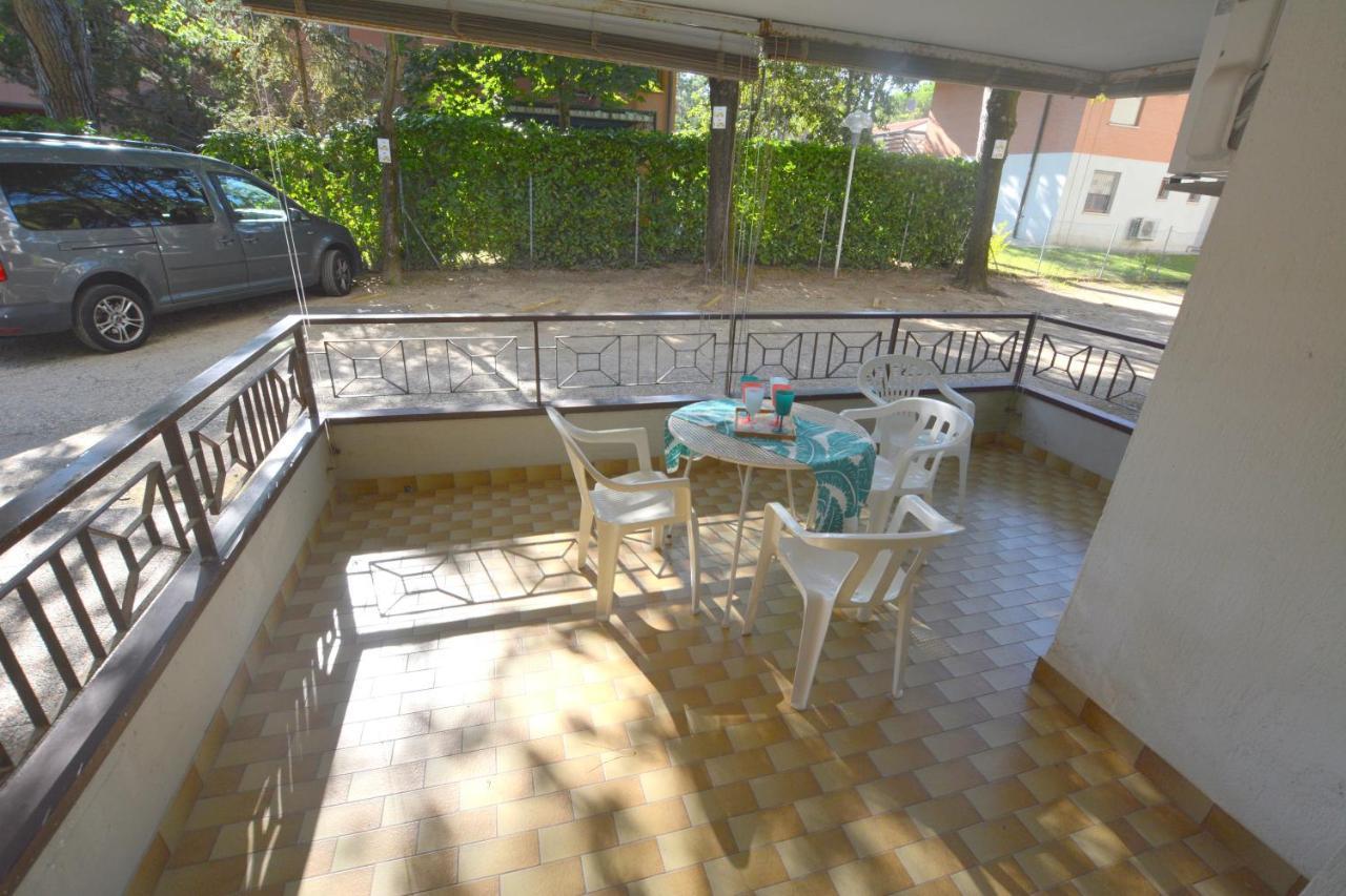 Lignano With Pool Apartamento Lignano Sabbiadoro Exterior foto