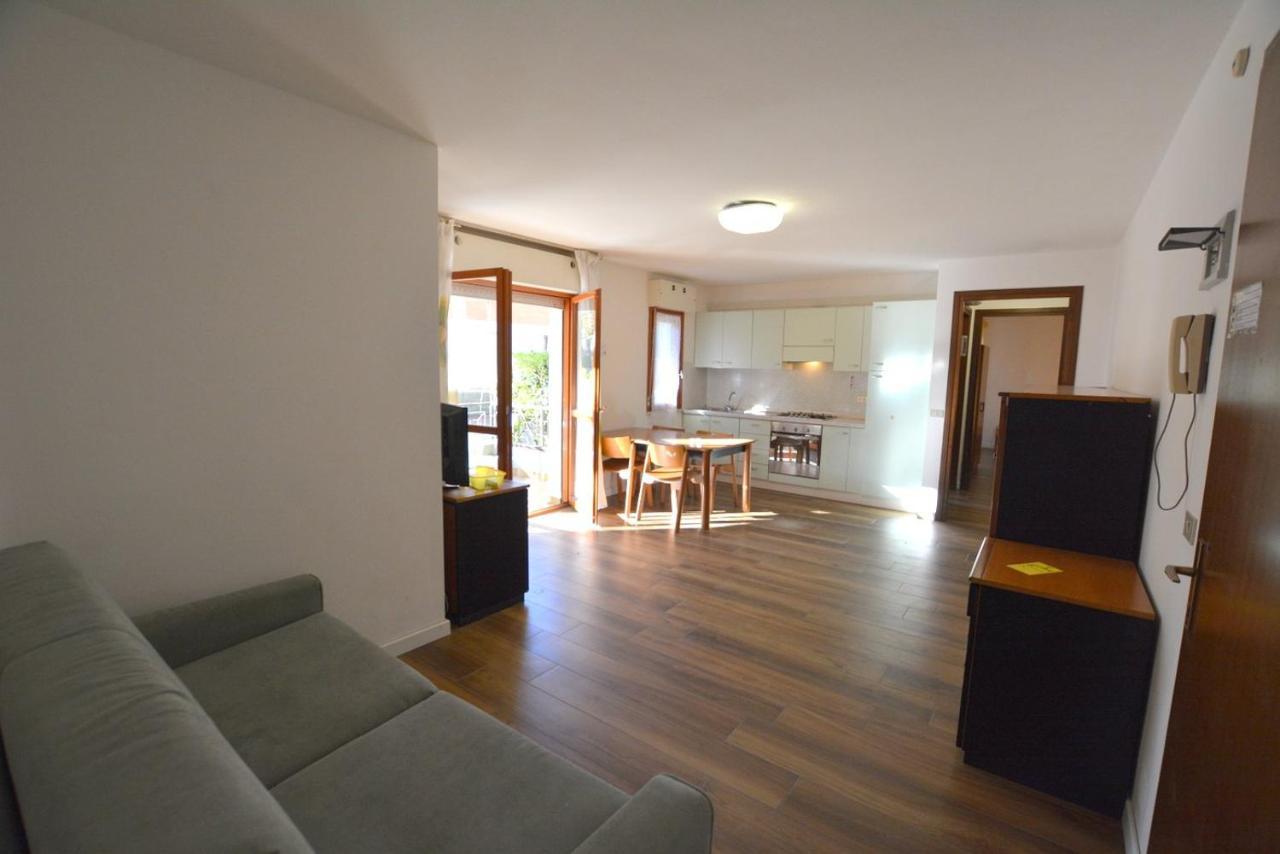 Lignano With Pool Apartamento Lignano Sabbiadoro Exterior foto