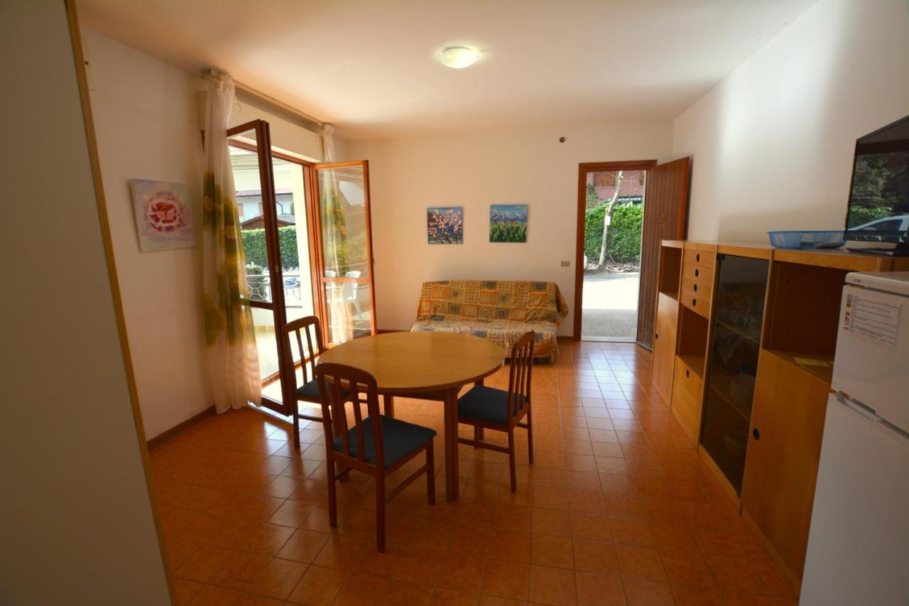 Lignano With Pool Apartamento Lignano Sabbiadoro Exterior foto