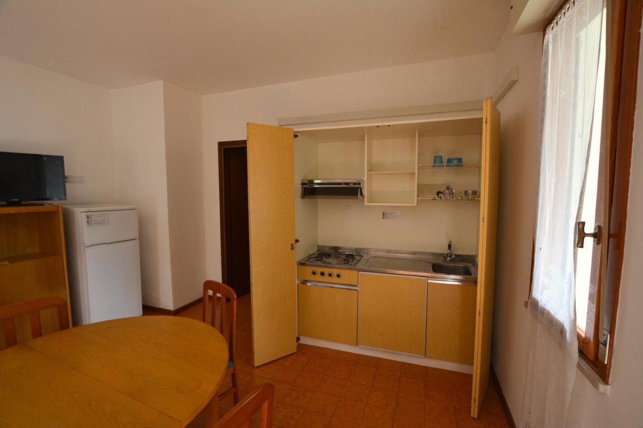 Lignano With Pool Apartamento Lignano Sabbiadoro Exterior foto